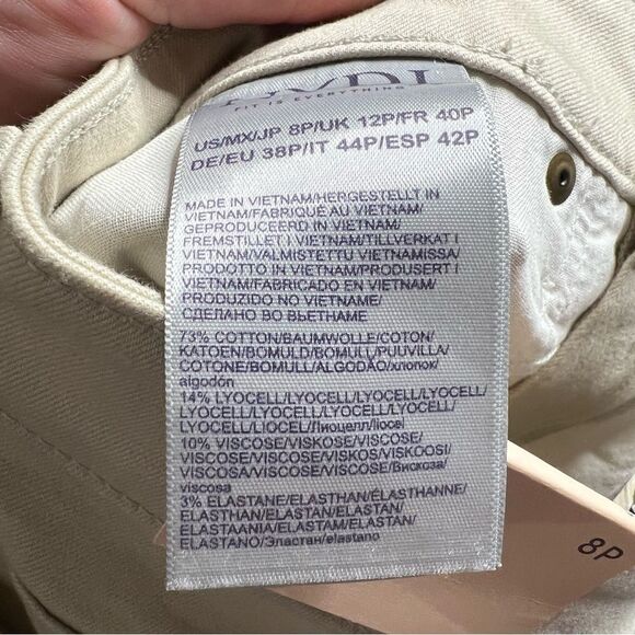 NYDJ | NWT Lift TuckāTechnology High Rise Marilyn Straight Cream ColoredāJeans - Picture 6 of 8